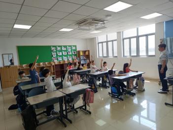 2025�г⵵ 4�� å �о��ִ� ���弱���� ��... ÷���̹���