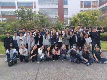 8�г� Ư�����-�츮 �б� ���� �̸�ǥ �޾�... ÷���̹���
